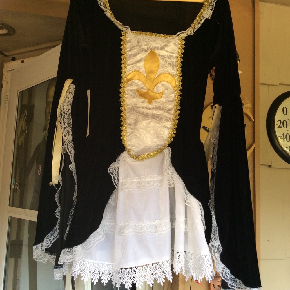 Woman’s French Buccaneeress or Pirate